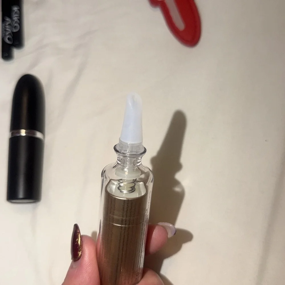 LIP BUNDLE💋 - Picture 9 of 15